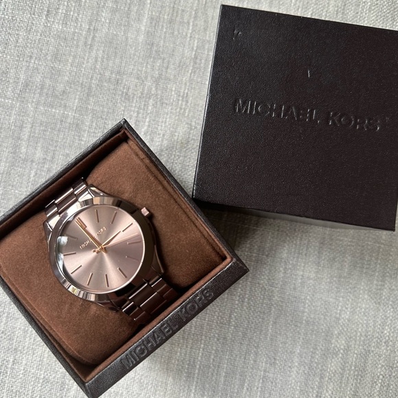 Michael Kors Slim Runway Rose Gold-tone Stainless Steel Watch - Picture 3 of 5